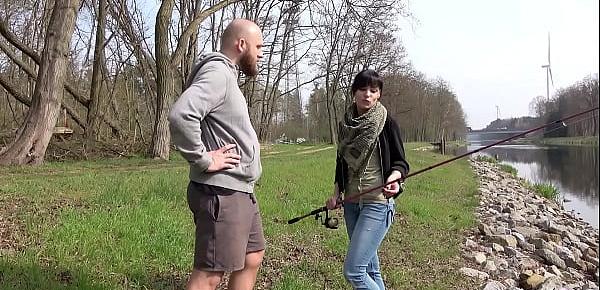 Deutsche sexgeile Schülerin fickt mit jedem der sie fragt - German Amateur